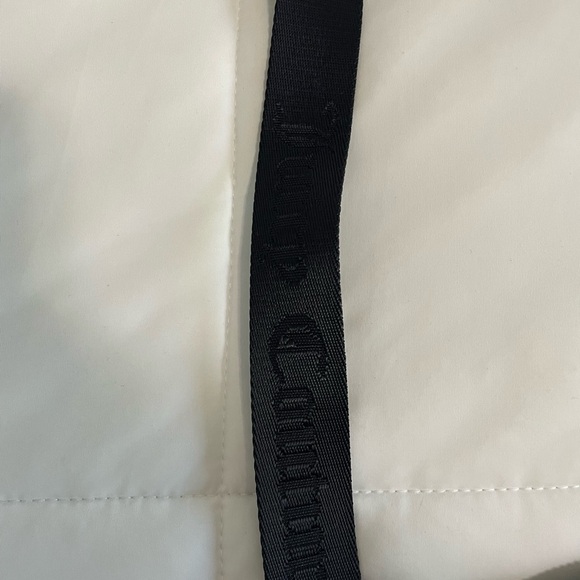 Juicy Couture Black and Gold Crossbody Bag with Adjustable Strap - Picture 4 of 4